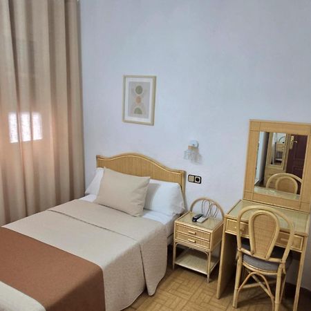 Hostal Prada Madrid Extérieur photo